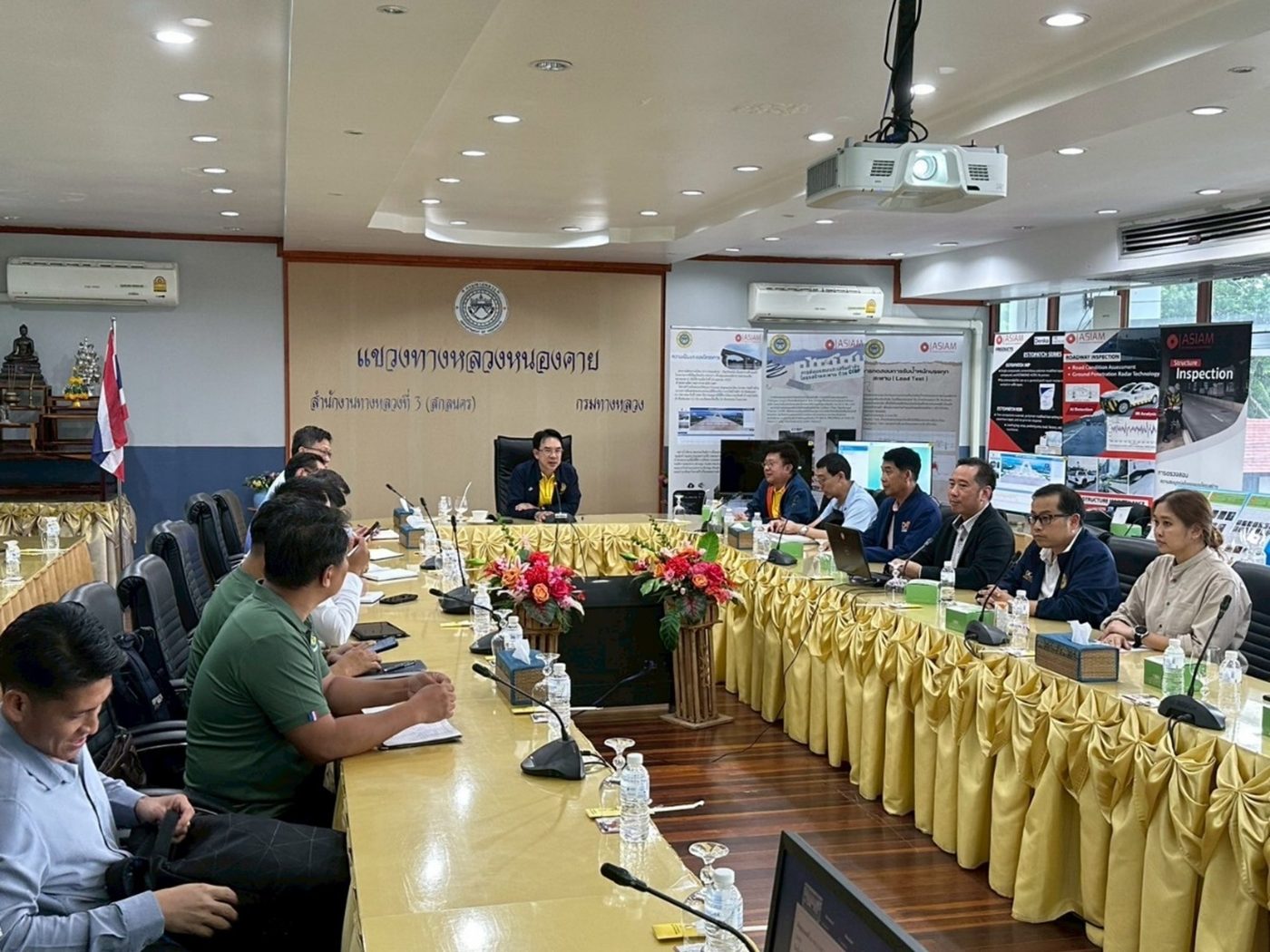 Bridge load test — project briefing with Department of Health officials